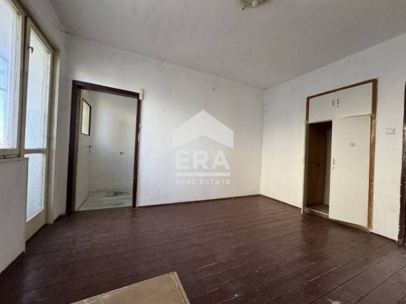Тристаен апартамент в Силистра, Римска гробница - 109 кв.м за 407 €/кв.м - Снимка #1