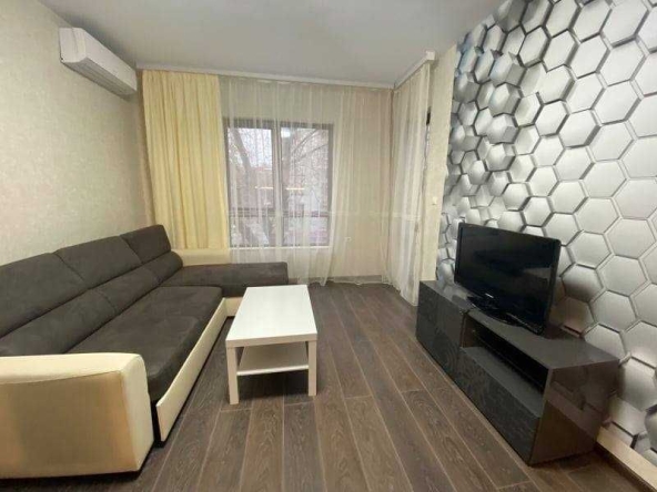 Дава се под наем Двустаен апартамент в Пловдив, Гагарин - 80 кв.м за 498.27 € - Снимка #1