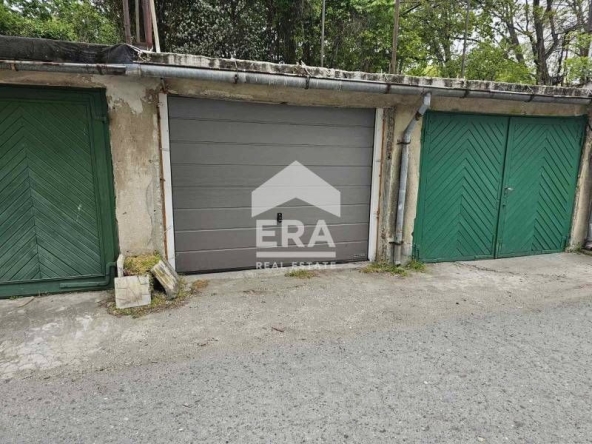 Гараж / Паркомясто в Варна, Цветен квартал - 18 кв.м за 1473 €/кв.м - Снимка #1