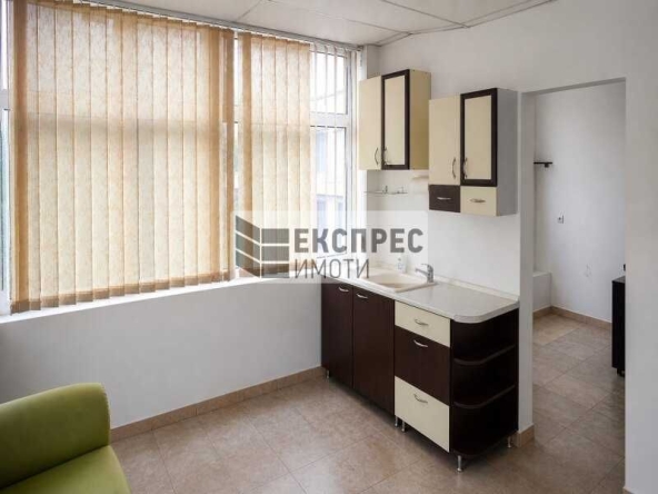 Дава се под наем Офис в Варна, Младост 1 - 25 кв.м за 598.23 € - Снимка #1