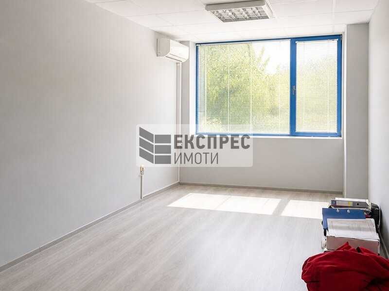 Дава се под наем Офис в Варна, Колхозен пазар - 18 кв.м за 119.34 € - Снимка #1