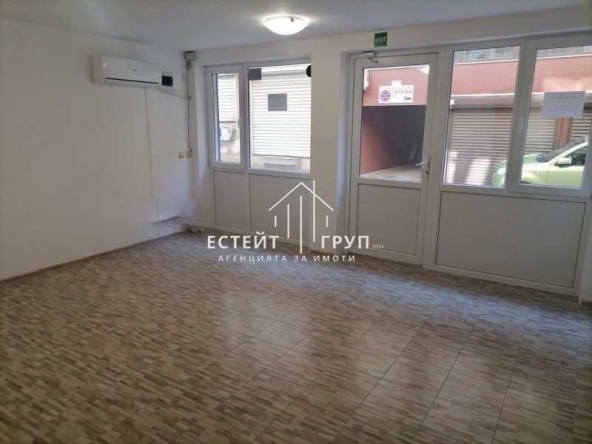 Дава се под наем Офис в Варна, Зимно кино Тракия - 35 кв.м за 255 € - Снимка #1