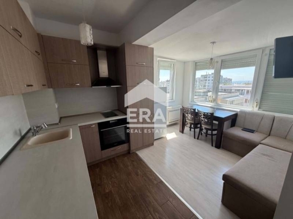 Тристаен апартамент в Варна, Владислав Варненчик - 70 кв.м за 982 €/кв.м - Снимка #1