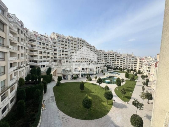 Двустаен апартамент в Варна, Аспарухово - 67 кв.м за 1150 €/кв.м - Снимка #1