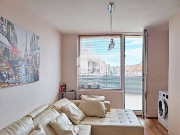 Тристаен апартамент в Поморие - 135 кв.м за 574 €/кв.м - Снимка #1