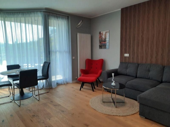 Дава се под наем Двустаен апартамент в София, Дружба 2 - 86 кв.м за 846.6 € - Снимка #1