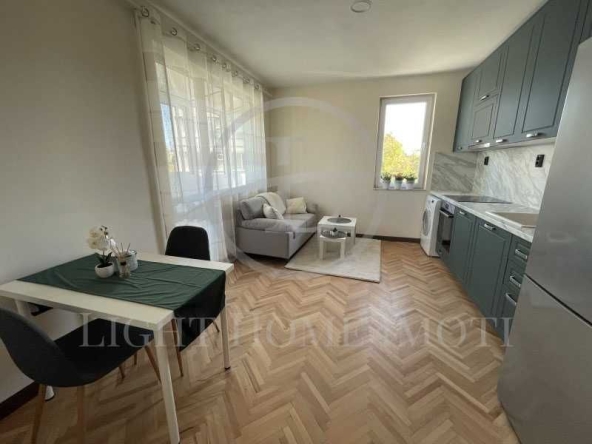 Тристаен апартамент в Пловдив, Кючук Париж - 51 кв.м за 2451 €/кв.м - Снимка #1