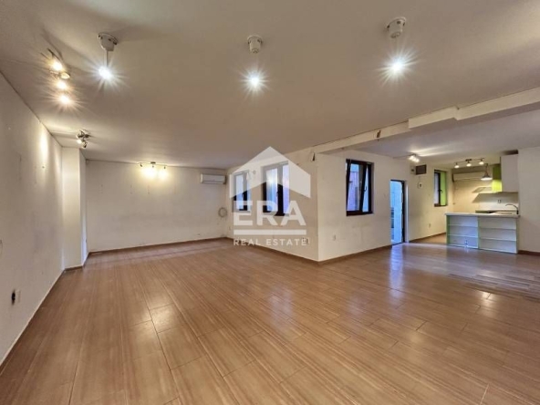 Дава се под наем Офис в София, Център - 104 кв.м за 999 € - Снимка #1