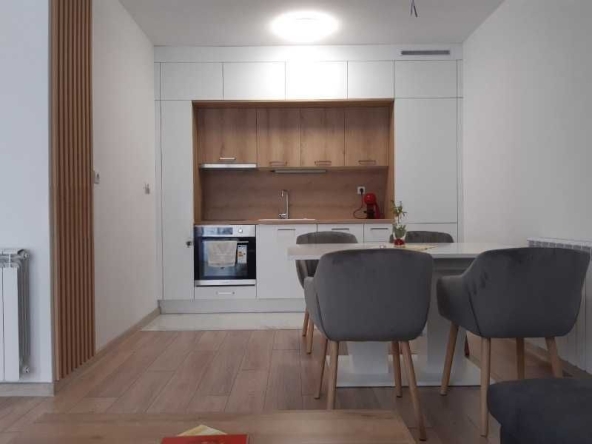 Дава се под наем Двустаен апартамент в София, Витоша - 75 кв.м за 867 € - Снимка #1