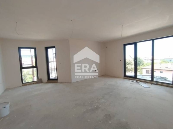 Тристаен апартамент в Варна, Виница - 128 кв.м за 1706 €/кв.м - Снимка #1