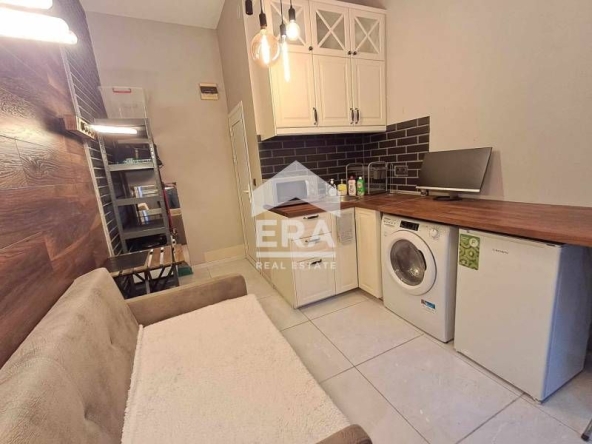 Дава се под наем Едностаен апартамент в Варна, Бриз - 15 кв.м за 256 € - Снимка #1