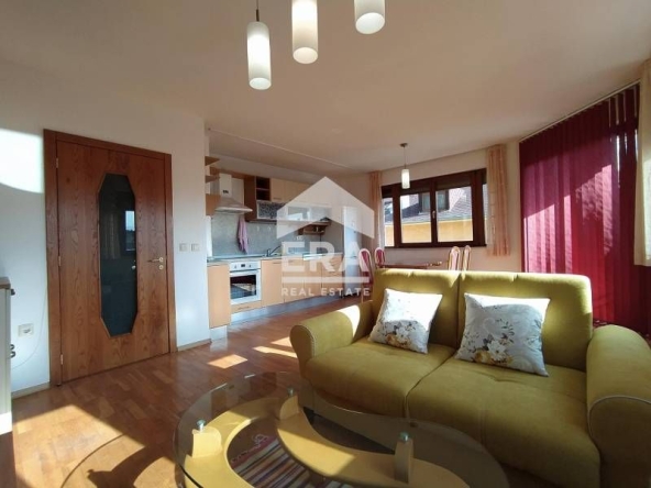 Дава се под наем Тристаен апартамент в Варна, Гръцка махала - 83 кв.м за 614 € - Снимка #1