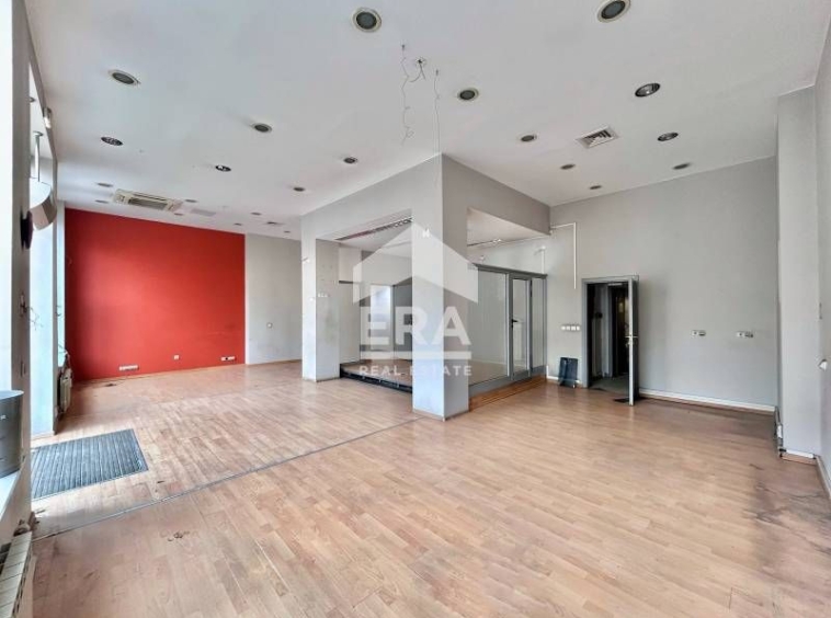 Дава се под наем Магазин в София, Център - 100 кв.м за 3500 € - Снимка #1