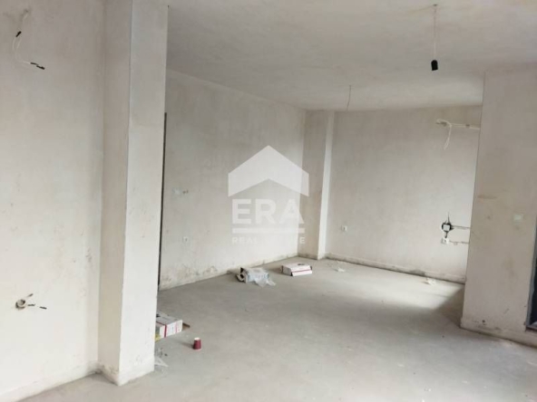 Тристаен апартамент в Варна, Център - 84 кв.м за 2453 €/кв.м - Снимка #1