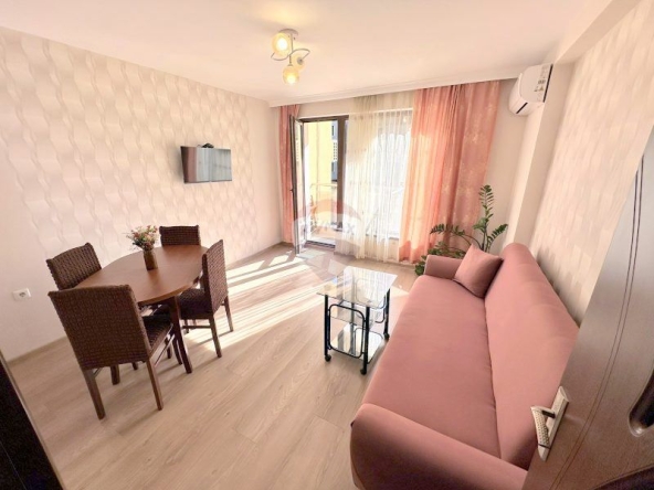 Дава се под наем Двустаен апартамент в Варна, Бизнес хотел - 60 кв.м за 765 € - Снимка #1