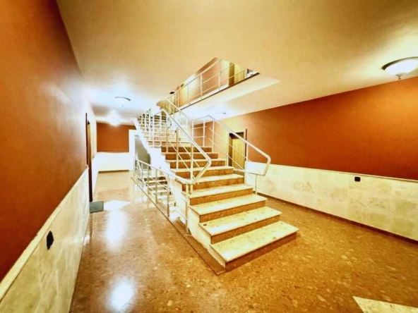 Дава се под наем Тристаен апартамент в София, Витоша - 109 кв.м за 1224 € - Снимка #1