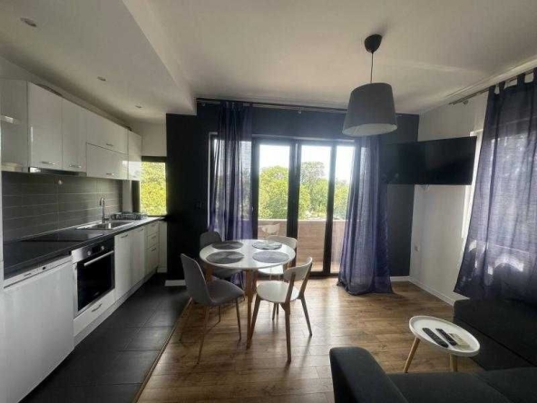 Дава се под наем Двустаен апартамент в Бургас, Център - 45 кв.м за 561 € - Снимка #1