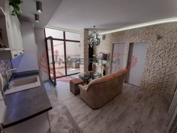 Дава се под наем Тристаен апартамент в Варна, Колхозен пазар - 80 кв.м за 765 € - Снимка #1