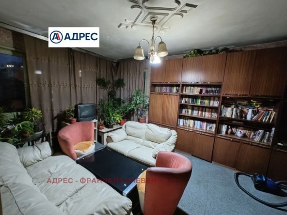 Тристаен апартамент в Плевен, Идеален център - 103 кв.м за 1107 €/кв.м - Снимка #1