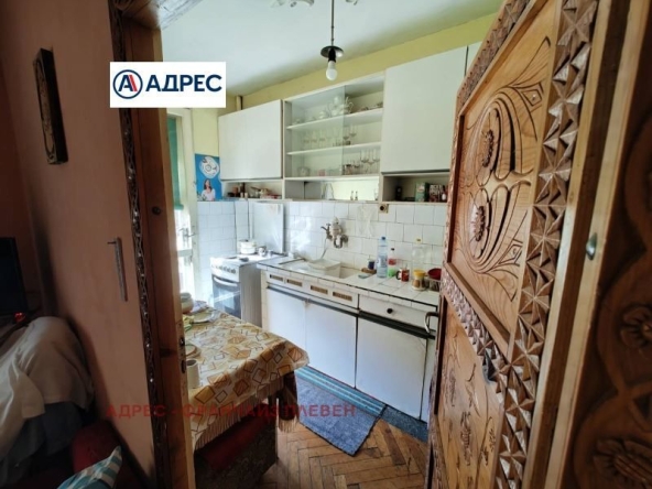 Тристаен апартамент в Плевен, Широк център - 96 кв.м за 1407 €/кв.м - Снимка #1