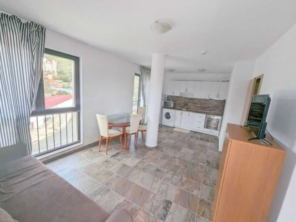 Двустаен апартамент в к.к. Елените - 61 кв.м за 935 €/кв.м - Снимка #1