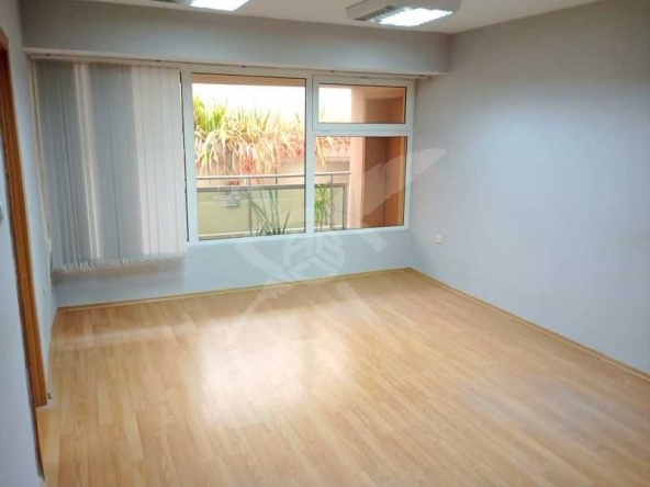 Офис в Бургас, Център - 72 кв.м за 830 €/кв.м - Снимка #1