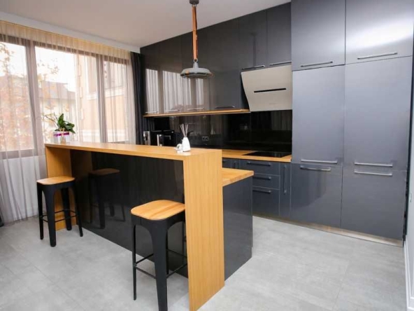 Дава се под наем Тристаен апартамент в София, Драгалевци - 98 кв.м за 400 € - Снимка #1