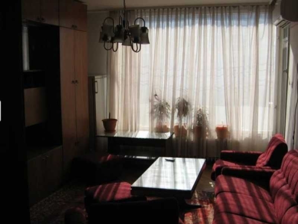 Дава се под наем Двустаен апартамент в София, Лозенец - 70 кв.м за 375 € - Снимка #1