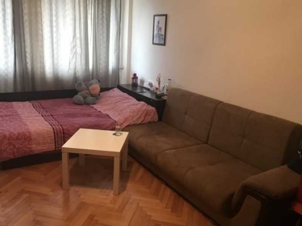 Дава се под наем Двустаен апартамент в София, Гео Милев - 75 кв.м за 348.84 € - Снимка #1