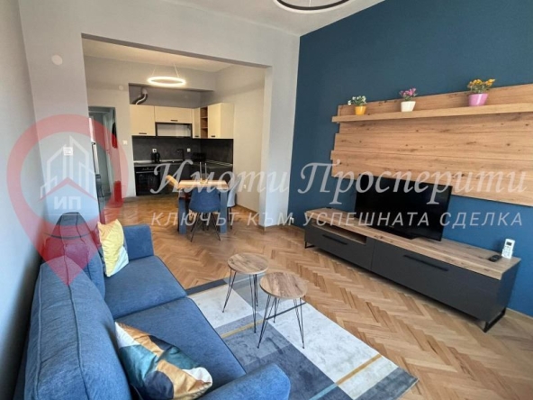 Дава се под наем Тристаен апартамент в София, Център - 80 кв.м за 1250 € - Снимка #1