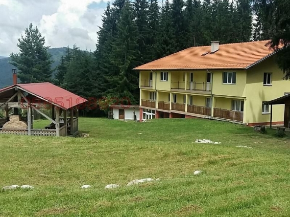 Парцел в с. Говедарци, Област София-област - 5000 кв.м за 82 €/кв.м - Снимка #1