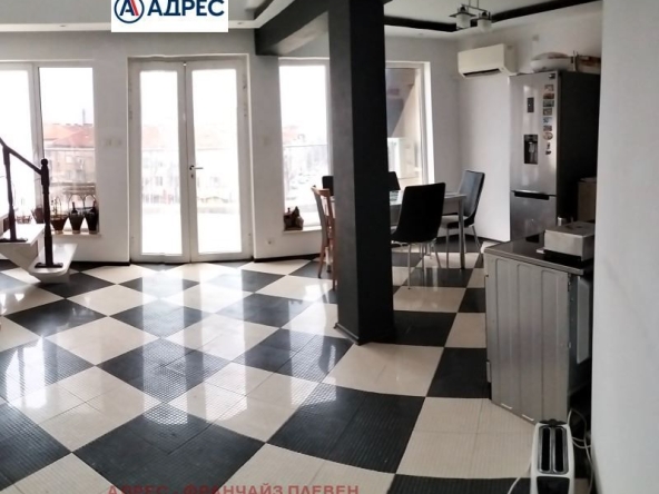 Мезонет в Враца, Център - 168 кв.м за 1786 €/кв.м - Снимка #1