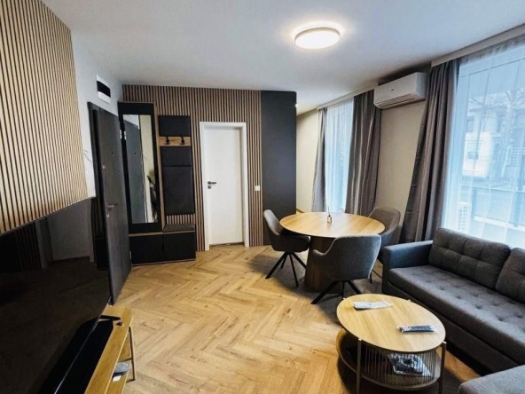Дава се под наем Двустаен апартамент в София, Витоша - 50 кв.м за 697.17 € - Снимка #1