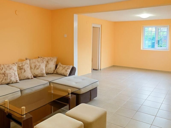 Дава се под наем Етаж от къща в Пловдив, Кършияка - 80 кв.м за 499.29 € - Снимка #1