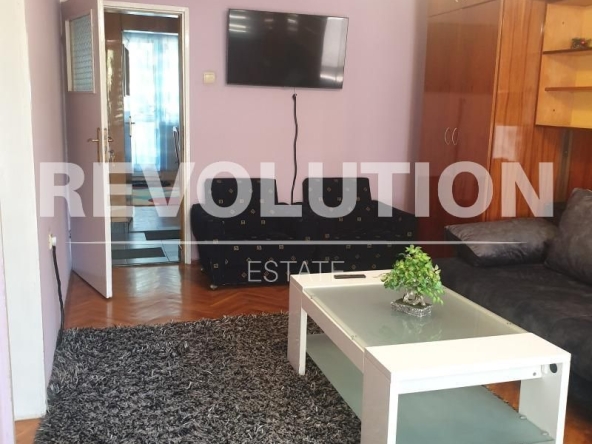 Дава се под наем Многостаен апартамент в Варна, Център - 120 кв.м за 700 € - Снимка #1