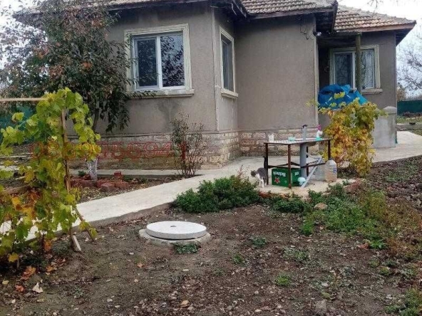 Къща в с. Снягово, Област Добрич - 120 кв.м за 400 €/кв.м - Снимка #1