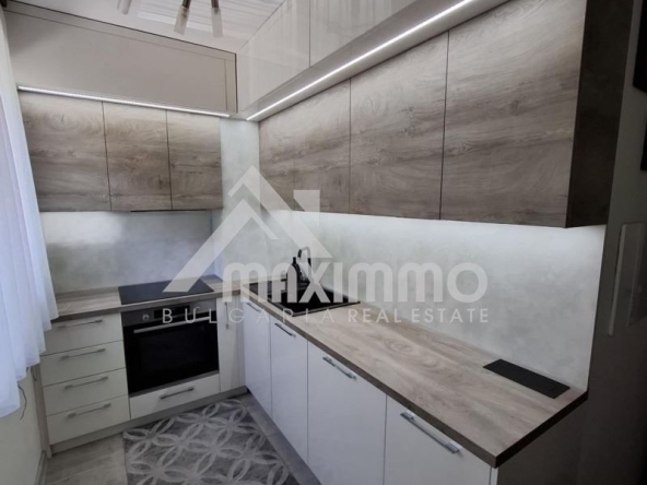 Тристаен апартамент в Варна, Възраждане 1 - 71 кв.м за 2423 €/кв.м - Снимка #1