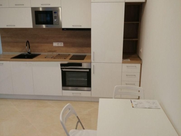 Дава се под наем Тристаен апартамент в София, Дианабад - 86 кв.м за 800 € - Снимка #1