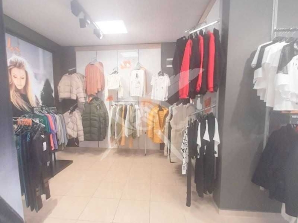 Магазин в к.к. Елените - 79 кв.м за 2988 €/кв.м - Снимка #1