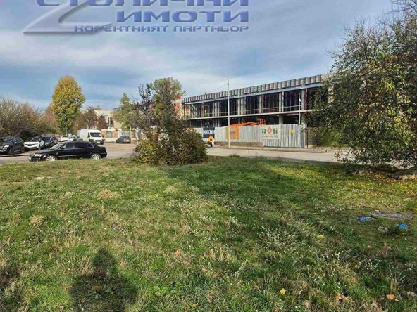 Дава се под наем Парцел в София, Дружба 1 - 3500 кв.м за 3500 € - Снимка #1