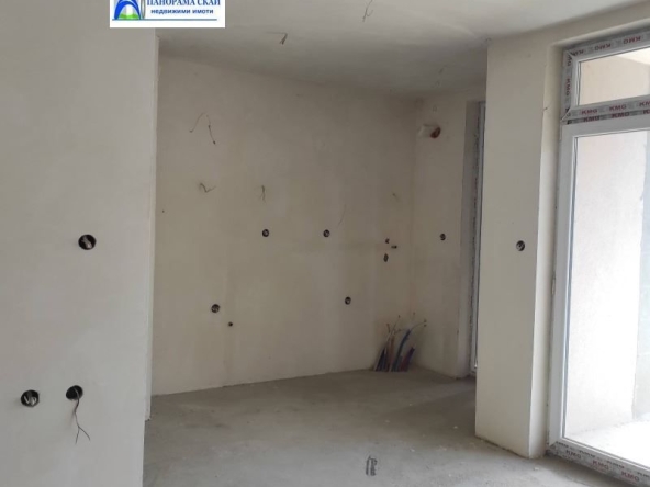 Тристаен апартамент в Плевен, Идеален център - 91 кв.м за 1484 €/кв.м - Снимка #1