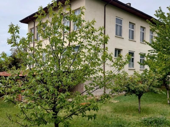 Къща в Благоевград, Струмско - 750 кв.м за 427 €/кв.м - Снимка #1