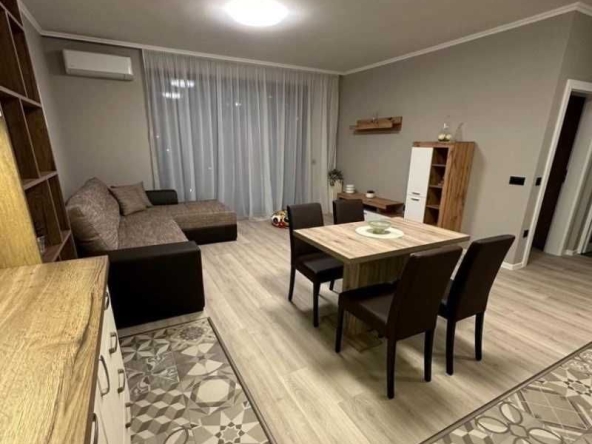 Дава се под наем Тристаен апартамент в София, Витоша - 97 кв.м за 356.49 € - Снимка #1