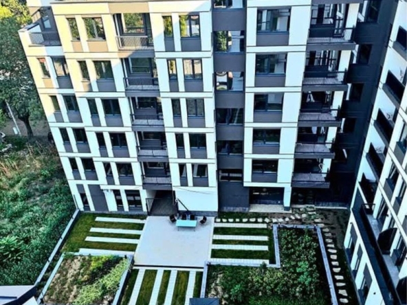 Тристаен апартамент в София, Банишора - 159 кв.м за 1881 €/кв.м - Снимка #1