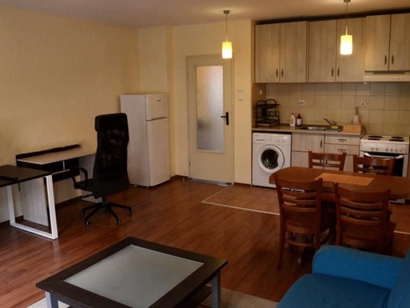 Дава се под наем Двустаен апартамент в Пловдив, Кършияка - 75 кв.м за 325 € - Снимка #1