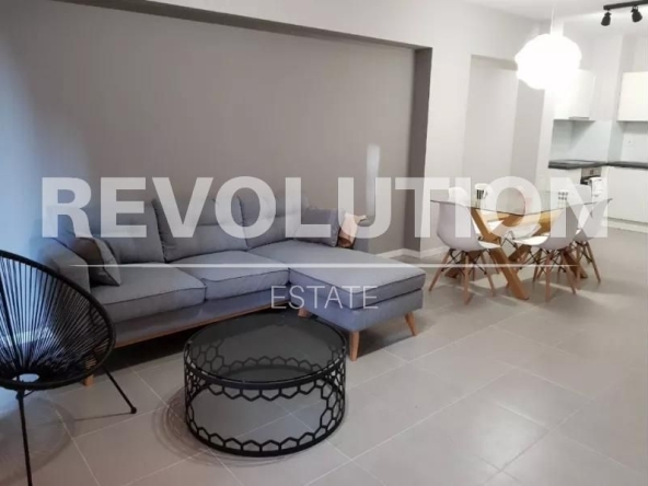 Дава се под наем Тристаен апартамент в Варна, Център - 102 кв.м за 1000 € - Снимка #1