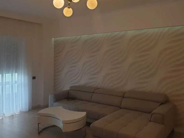 Дава се под наем Едностаен апартамент в Пловдив, Каменица 1 - 27 кв.м за 122.4 € - Снимка #1