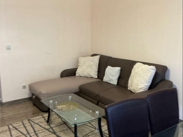 Дава се под наем Тристаен апартамент в София, Дървеница - 100 кв.м за 749 € - Снимка #1