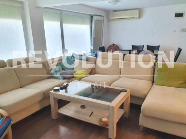 Дава се под наем Двустаен апартамент в Варна, Аспарухово - 60 кв.м за 398.82 € - Снимка #1