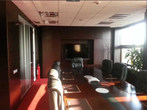 Дава се под наем Офис в Варна, ВИНС - 410 кв.м за 1226891.7 € - Снимка #1